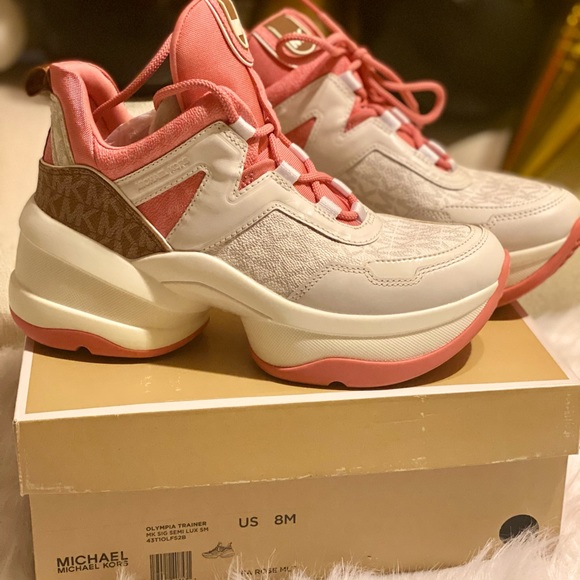 Olimpya Trainer MK SIG SEMI LUX SM Size 8 new Tea Rose Color MICHAEL KORS - Picture 1 of 4